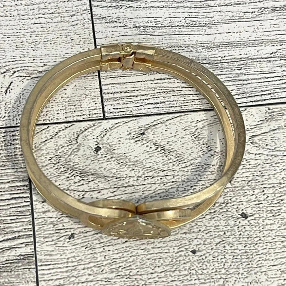 Authentic Vintage VTG Camp Fire Girls Logo Gold Bracelet Spring Loaded - Picture 2 of 9